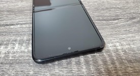 Good
													Samsung Galaxy Z Flip3 5G - Unlocked, Lavender, 128 GB, 8 GB, SM-F711U1, photo 2 of 5