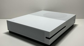 Good
													Xbox One S (2016) - White, 1 TB, photo 4 of 6