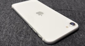 Fair
													Apple iPhone SE 2nd Gen 2020 - Unlocked, White, 64 GB, A2275, photo 6 of 6