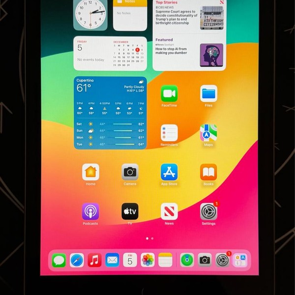 Apple iPad 6th Gen - Wi-Fi, 32 GB, Silver, A1893