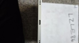 Mint
													Apple iPad 11th Gen - Wi-Fi, Silver, 128 GB, A3354, photo 5 of 7