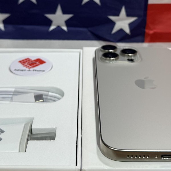 Apple iPhone 16 Pro - Boost, 256 GB, Natural, A3083