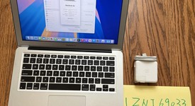 Good
													MacBook Air 2017 - 13" - I5, Silver, 128 GB, 8 GB, photo 1 of 10