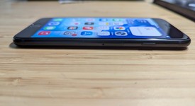 Good
													Apple iPhone SE 3rd Gen 2022 - Unlocked, Midnight, 64 GB, A2595, photo 4 of 13