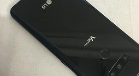 Good
													LG V40 ThinQ - Verizon, Black, LM-V405UA, photo 3 of 8