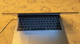 Good
													MacBook Air 2018 - 13" - I5, Gray, 128 GB, 8 GB, photo 3 of 7