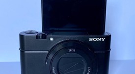 Mint
													Sony Cyber-shot RX100 IV, photo 1 of 10