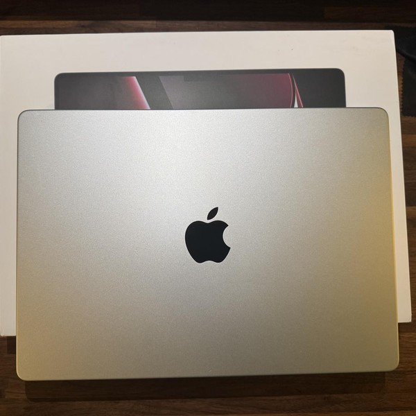 MacBook Pro 2021 - 14 inch - 512 GB, Silver, 16 GB, Apple M1 Pro 8-core