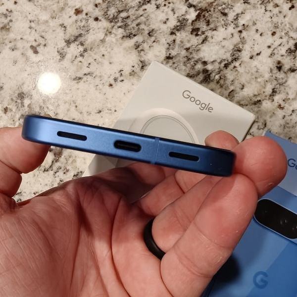 Google Pixel 10 - T-Mobile, 128 GB, Indigo, GLBW0