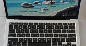 Good
													MacBook Air 2020 - 13" - Apple M1, Silver, 256 GB, 8 GB, photo 1 of 10