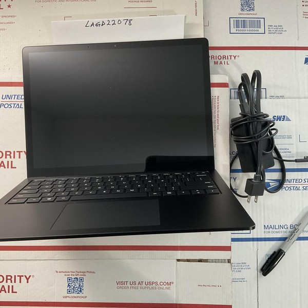 Microsoft Surface Laptop 3 - 256 GB, Black, 8 GB, Intel Core i5, 13.5 inch