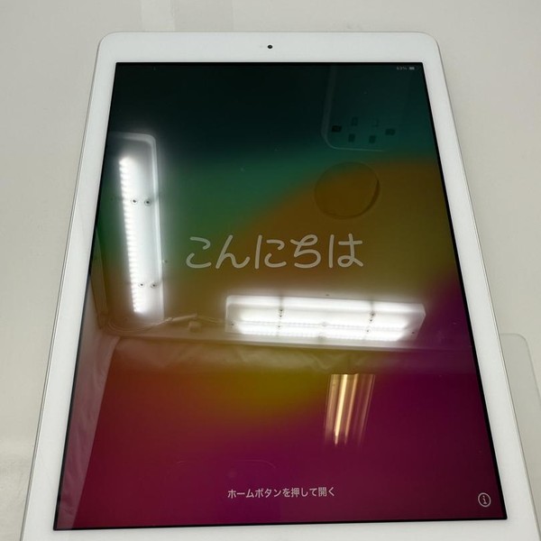 Apple iPad (6th Gen) - Wi-Fi, 32 GB, Silver, A1893