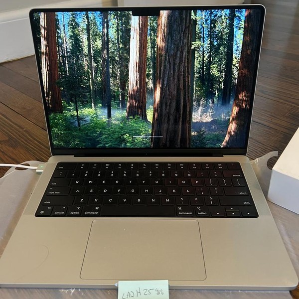 MacBook Pro 2024 - 14 inch - 512 GB, Silver, 16 GB, Apple M4