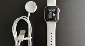 Good
													Apple Watch SE 1st Gen 40mm - Unlocked, Gold, A2353 - Cellular, Aluminum, photo 2 of 7