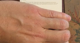 New
													Apple iPhone 16 - Verizon, White, 128 GB, A3081, photo 2 of 2