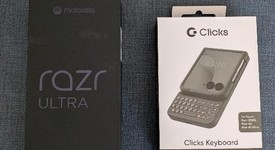 Good
													Motorola Razr Ultra (2025) - Unlocked, PANTONE Mountain Trail, 512 GB, 16 GB, photo 1 of 10