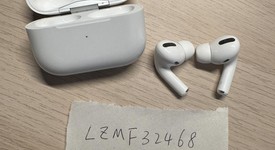 Used
													Apple AirPods Pro - Wireless Case, photo 1 of 5