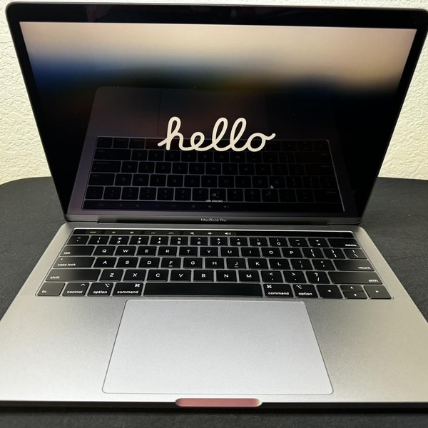MacBook Pro 2019 - 13 inch - 256 GB, Gray, 16 GB, Intel Core i5