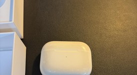 Used
													Apple AirPods Pro - MagSafe Case, photo 2 of 9