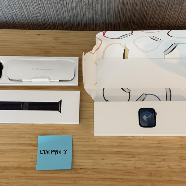 Apple Watch Series 9 45mm - Unlocked, Midnight, A2984 - Cellular, Aluminum