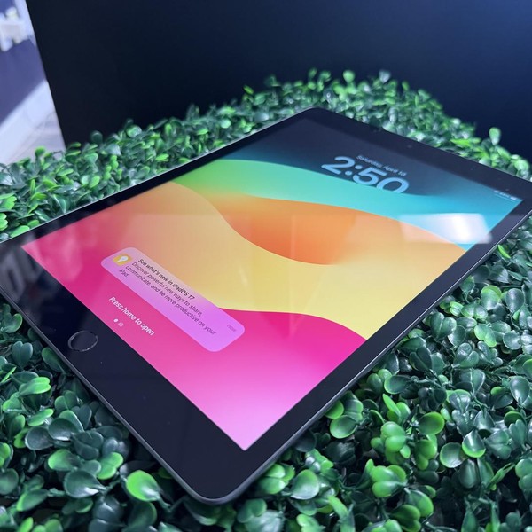 Apple iPad (9th Gen) - Wi-Fi, 64 GB, Gray, A2602