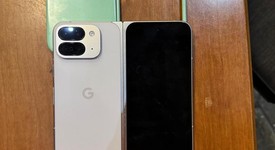 Mint
													Google Pixel 9 Pro Fold - Unlocked, Porcelain, 512 GB, GGH2X, photo 2 of 9