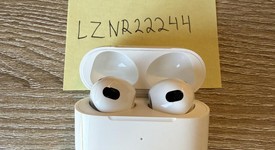 Used
													Apple AirPods 3rd Gen - MagSafe Case, photo 4 of 9