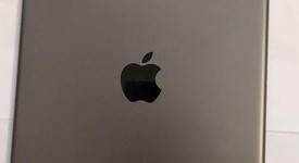 Good
													Apple iPad 9th Gen - Unlocked, Gray, 64 GB, A2603, photo 3 of 4