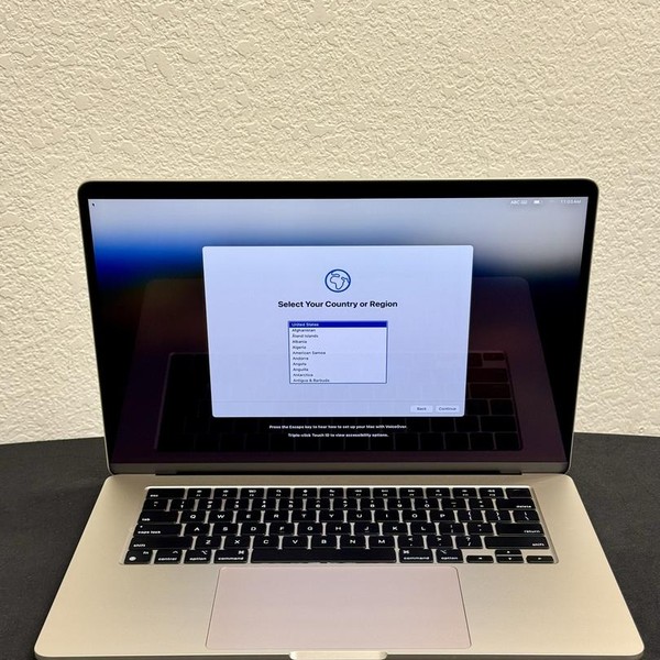 MacBook Air 2023 (M2) - 15 inch - 1 TB, Starlight, 24 GB, Apple M2