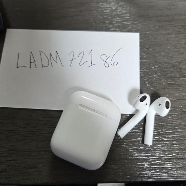 Apple AirPods 2nd Gen - Lightning Case