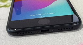 Good
													Apple iPhone SE 2nd Gen 2020 - Unlocked, Black, 64 GB, A2275, photo 4 of 9