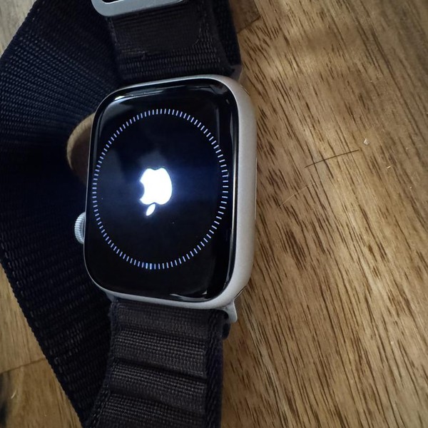 Apple Watch Series 8 45mm - Silver, A2771 - GPS, Aluminum