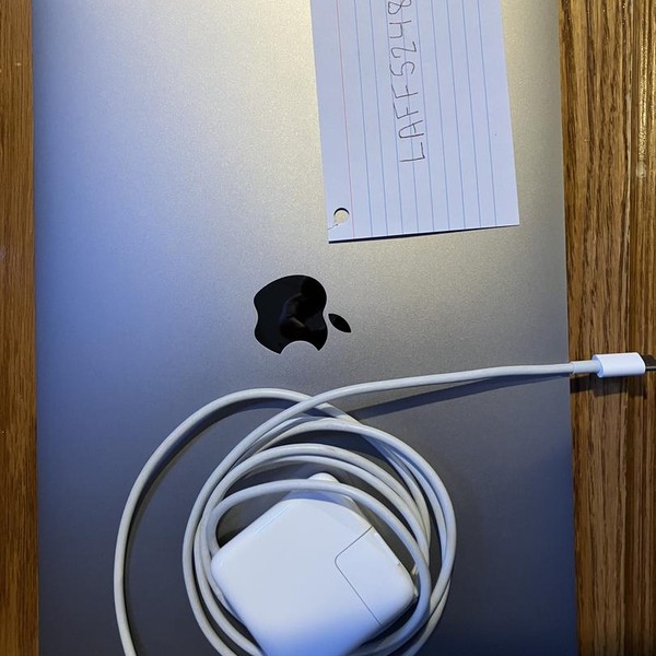 MacBook Air 2020 - 13 inch - 256 GB, Gray, 8 GB, Apple M1