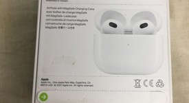 New
													Apple AirPods 3rd Gen - MagSafe Case, photo 4 of 5