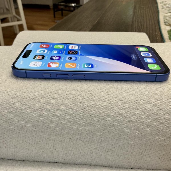 Apple iPhone 16 - Unlocked, 128 GB, Ultramarine, A3081