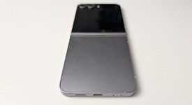 Mint
													Samsung Galaxy Z Flip6 - Unlocked, Silver, 256 GB, 12 GB, SM-F741U1, photo 5 of 9