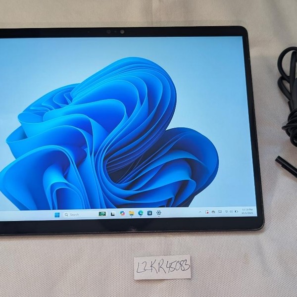 Microsoft Surface Pro 8 - 256 GB, Graphite, 8 GB, Intel Core i5