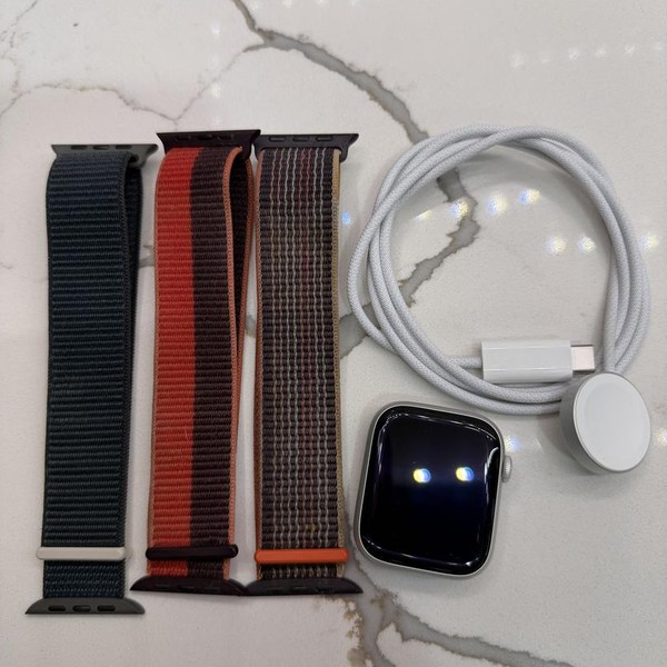 Apple Watch Series 9 45mm - Silver, A2980 - GPS, Aluminum