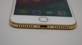 Good
													Apple iPhone 7 Plus - Unlocked, Gold, 32 GB, A1661, photo 2 of 13