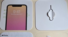 Mint
													Apple iPhone Xr - Unlocked, Black, 64 GB, A1984, photo 4 of 26