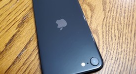 Mint
													Apple iPhone SE 2nd Gen 2020 - Verizon, Black, 64 GB, A2275, photo 3 of 17
