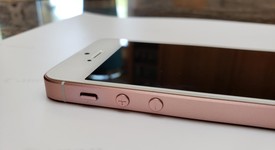 Good
													Apple iPhone SE 1st Gen 2016 - Verizon, Gold, 16 GB, A1662, photo 5 of 7