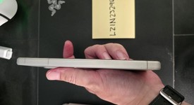 Good
													Sony Xperia 1 VI - Unlocked Non-US, Silver, 256 GB, 12 GB, photo 4 of 8