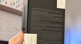 New
													Motorola Razr (2024) - Unlocked, Sand, 256 GB, 8 GB, photo 2 of 3