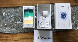 Mint
													Apple iPhone SE 1st Gen 2016 - Straight Talk, Silver, 16 GB, A1662, photo 3 of 4