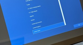 Good
													Microsoft Surface Laptop - Blue, 128 GB, 8 GB, photo 4 of 6