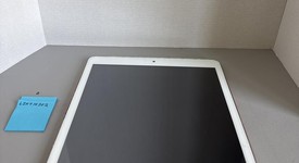 Fair
													Apple iPad 7th Gen - Unlocked, Gold, 128 GB, A2200, photo 2 of 7