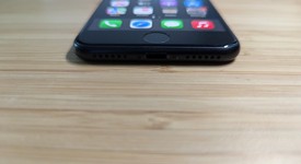 Fair
													Apple iPhone SE 3rd Gen 2022 - Unlocked, Midnight, 64 GB, A2595, photo 3 of 14