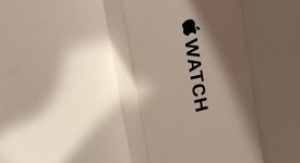 New
													Apple Watch SE 3rd Gen 40mm - Unlocked, Starlight, A3326 - Cellular, photo 1 of 2