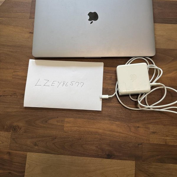 MacBook Pro 2016 (With Touch Bar) - 15 inch - 512 GB, Gray, 16 GB